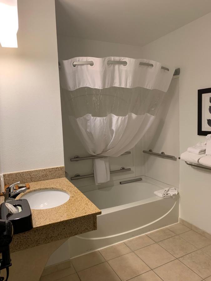 Country Inn & Suites By Radisson, Madison West, Wi 미들턴 외부 사진